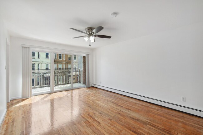 140 Hopkins Ave in Jersey City, NJ - Building Photo - Building Photo