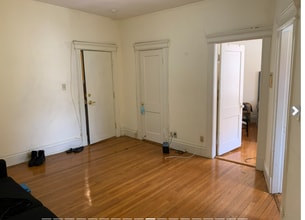 102 Queensberry St, Unit 10 in Boston, MA - Foto de edificio - Building Photo