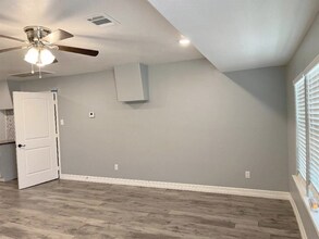 25745 Dulaney St in Splendora, TX - Foto de edificio - Building Photo