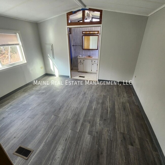 property at 14 Bunchberry Ct