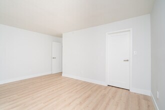 163 Summer St, Unit 34 in Somerville, MA - Building Photo - Building Photo