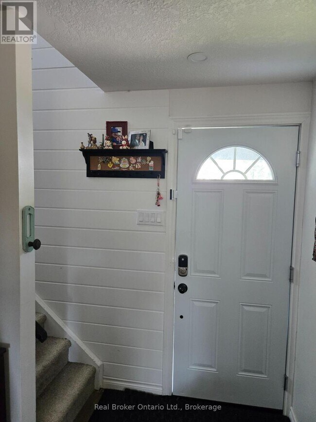 25-B25 Britten Close in Hamilton, ON - Building Photo - Building Photo