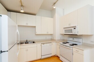 820 E High St in Charlottesville, VA - Building Photo - Building Photo