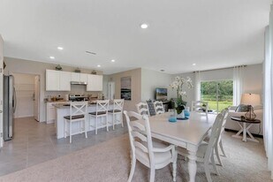 1387 Berry Ln in Davenport, FL - Building Photo