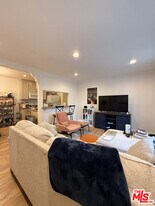 1123 Sepulveda Blvd in Torrance, CA - Building Photo