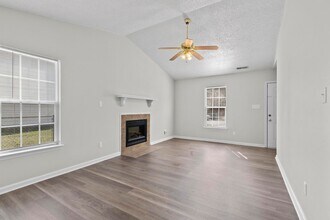 116 Mesa Ln in Jacksonville, NC - Building Photo - Building Photo