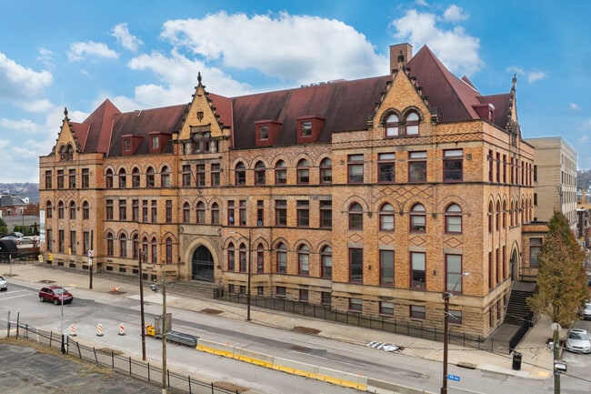 Fifth Avenue School Lofts