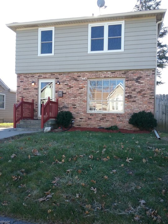 2924 11th Avenue C in Moline, IL - Building Photo