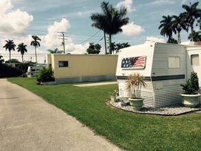 Park Place Rv Resort in Pahokee, FL - Foto de edificio - Building Photo