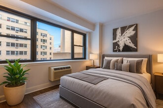 The Ambassador East in New York, NY - Foto de edificio - Building Photo