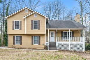 2035 Castle Royale Dr in Lawrenceville, GA - Building Photo