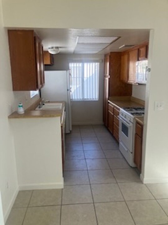 2242 High Dunes in Laughlin, NV - Building Photo