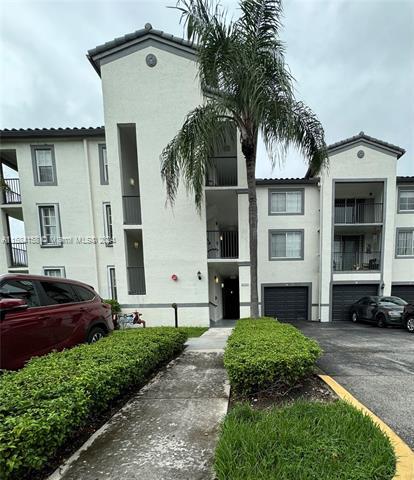 4360 NW 107th Ave, Unit 303 in Doral, FL - Building Photo