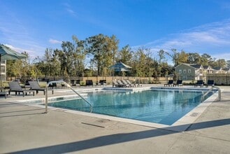 Martin Landing in Denham Springs, LA - Foto de edificio - Building Photo
