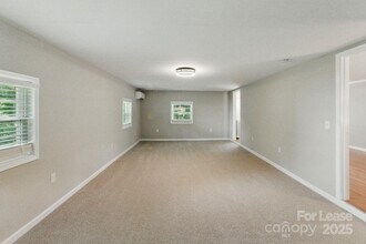 7016 Wannamaker Ln in Charlotte, NC - Building Photo - Building Photo