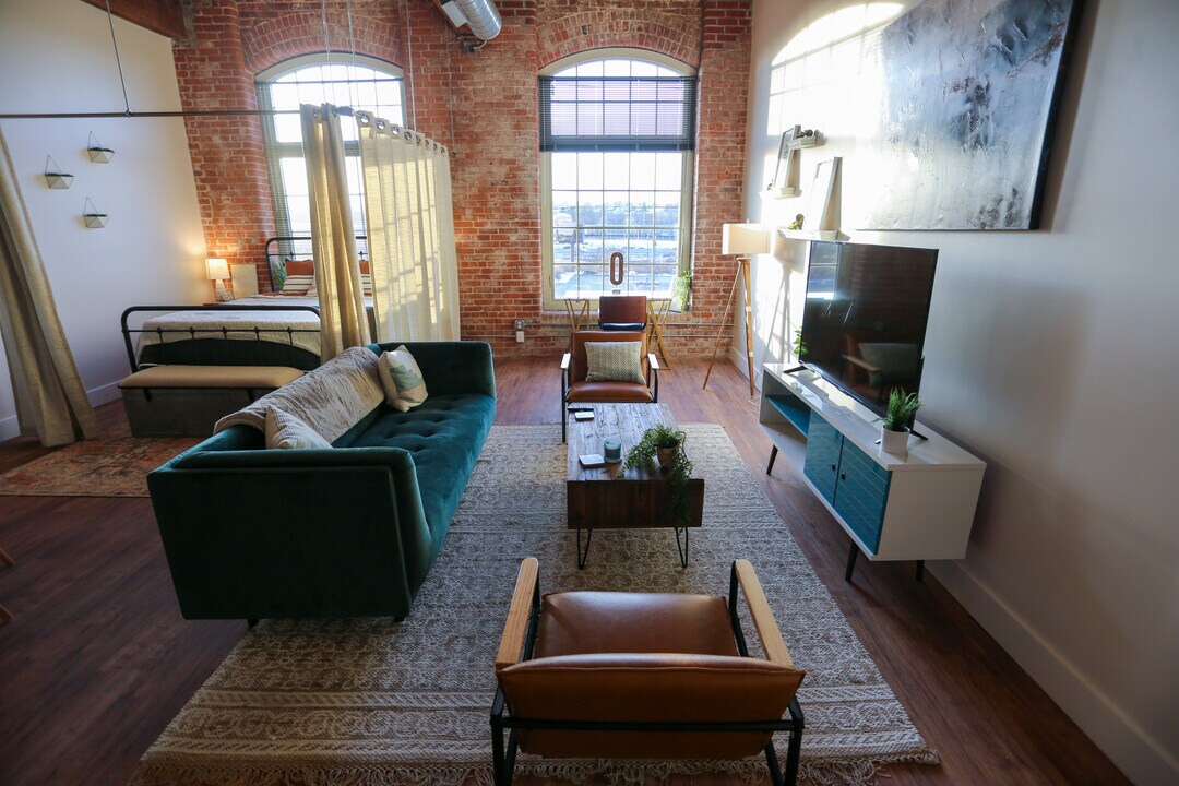 The Village Lofts in Pawtucket, RI - Foto de edificio
