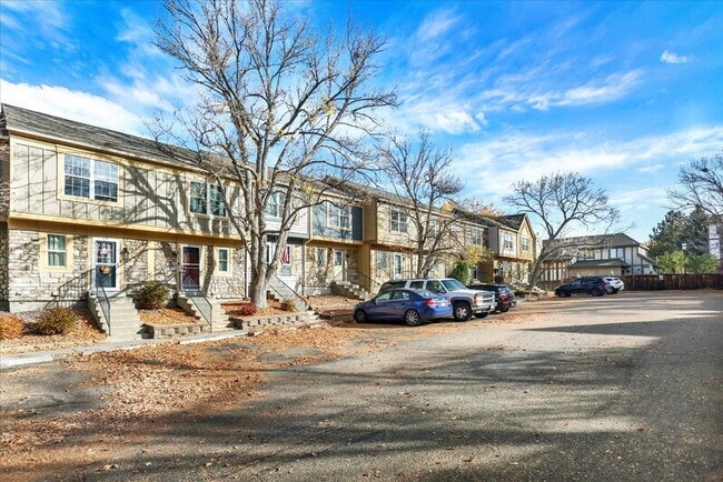 2635 E Nichols Cir in Centennial, CO - Building Photo - Building Photo