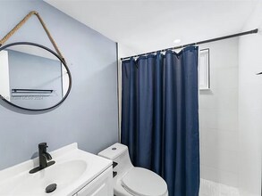 1620 SW 40th Ave, Unit #4 in Miami, FL - Building Photo - Building Photo