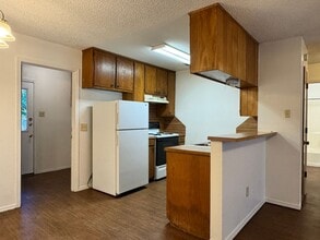 10802 Kiamichi Dr in Tyler, TX - Building Photo - Building Photo