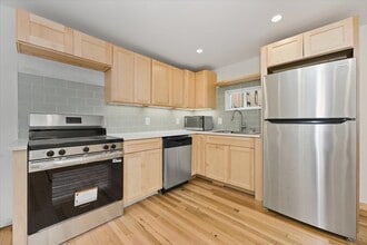 132A Raymond St in Rockville Centre, NY - Building Photo - Building Photo