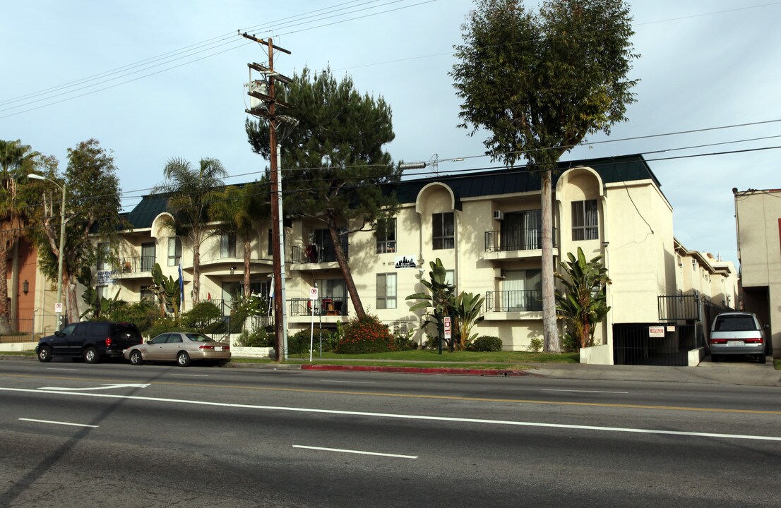 20317 Saticoy St Apartments in Winnetka, CA - Building Photo