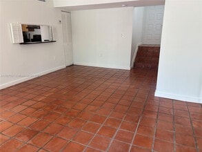 6800 SW 45th Ln in Miami, FL - Building Photo - Building Photo