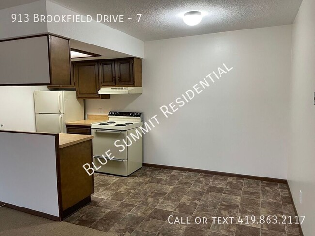 property at 913 Brookfield Dr