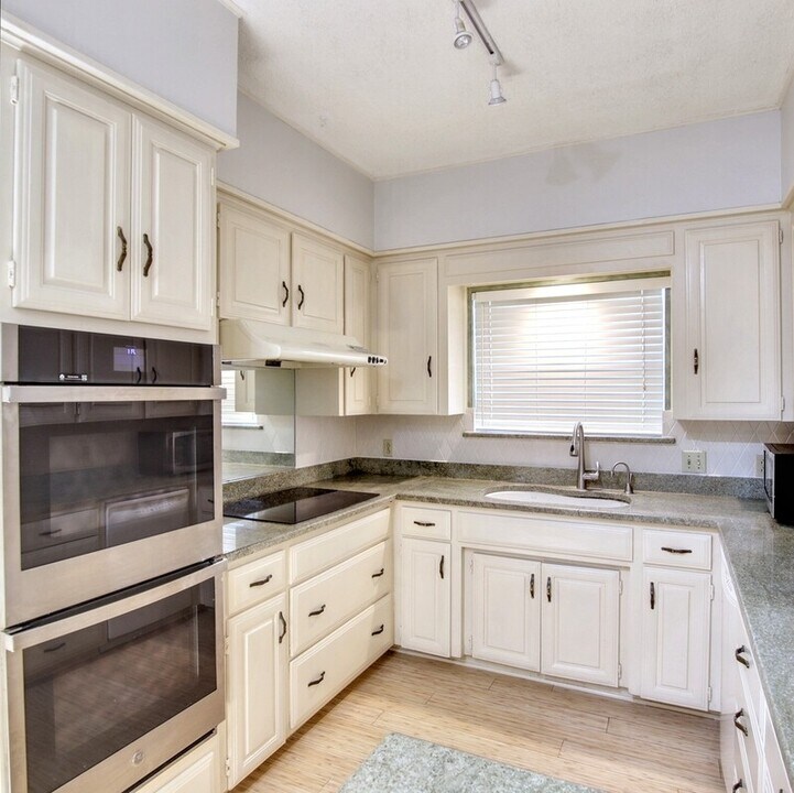 5725 Ridgerock Ct in Fort Worth, TX - Building Photo