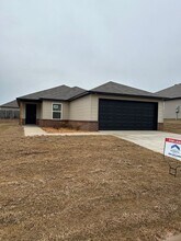 1273 Meadows Dr in Benton, AR - Building Photo - Building Photo