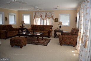 2 Lopa Ct in North Potomac, MD - Building Photo