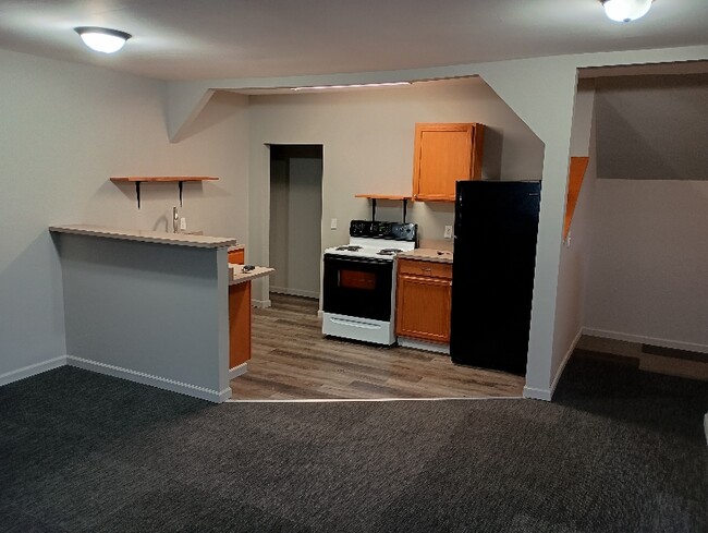 property at 21 N Main St