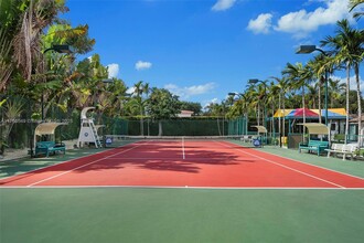 4500 Sabal Palm Rd in Miami, FL - Building Photo - Building Photo