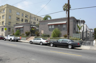 5127-5145 Fountain Ave in Los Angeles, CA - Building Photo - Building Photo