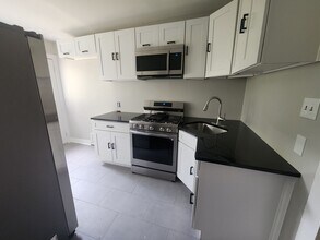 469 Norton St in Pittsburgh, PA - Building Photo - Building Photo
