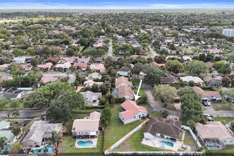 2881 NW 98th Way in Coral Springs, FL - Building Photo - Building Photo