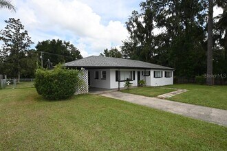 37017 Meridian Ave in Dade City, FL - Building Photo - Building Photo