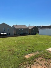 1947 Windy Willow Ln in Dallas, NC - Building Photo - Building Photo