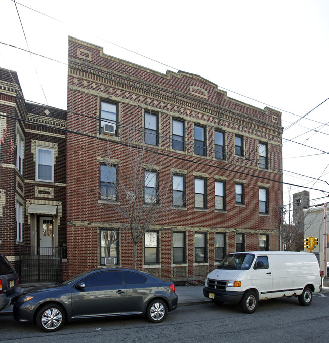 6600-6602 Hudson Ave in West New York, NJ - Building Photo - Building Photo