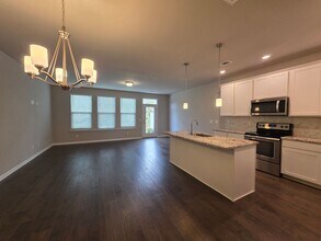 127 Bluestem Ct in Lebanon, TN - Building Photo - Building Photo