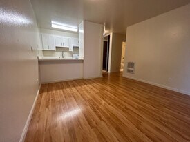 551 Jean St in Oakland, CA - Building Photo