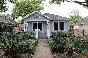 808 Pecore St in Houston, TX - Building Photo