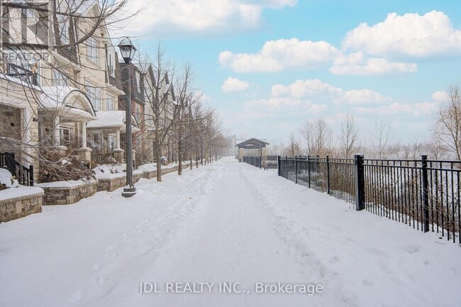 3002 Preserve Dr in Oakville, ON - Building Photo - Building Photo