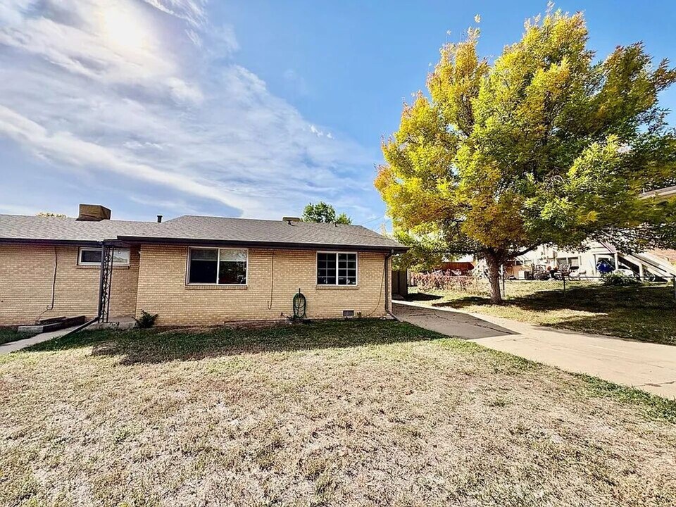 6365 Moore Cir in Arvada, CO - Foto de edificio