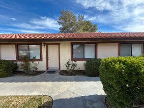 720 N Florence St in Ridgecrest, CA - Foto de edificio - Building Photo