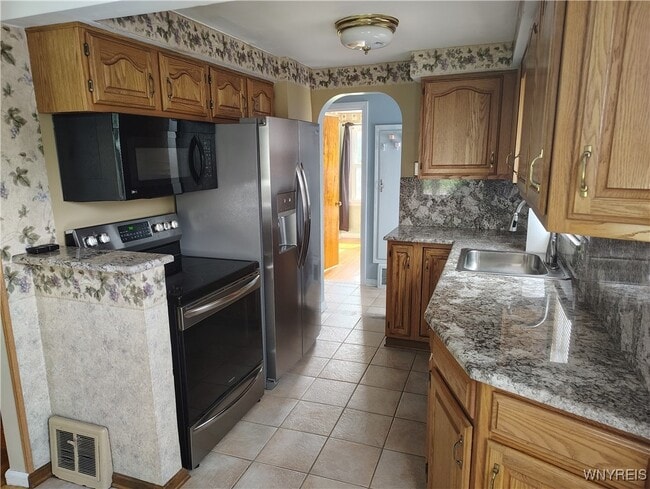 property at 39 Manning Rd