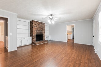 140 Oak Park Dr in Mauldin, SC - Foto de edificio - Building Photo