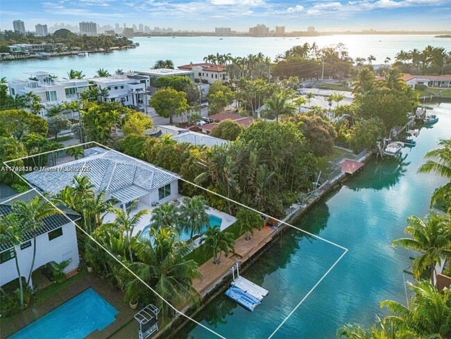 property at 1835 Daytonia Rd
