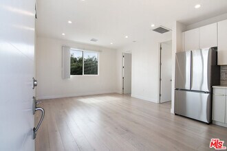 5537 W 3rd St in Los Angeles, CA - Building Photo - Building Photo
