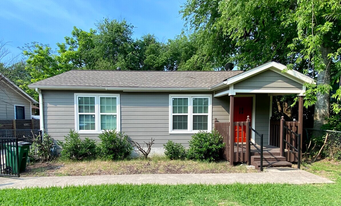 609 W Odell St in Austin, TX - Building Photo