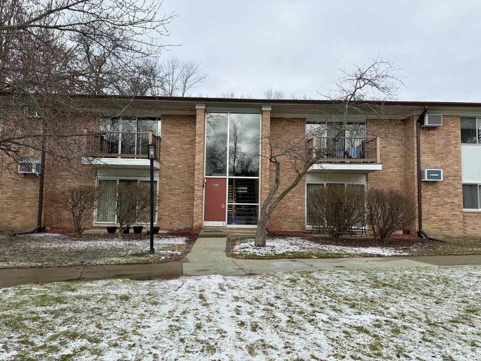 1257 Island Dr in Ann Arbor, MI - Building Photo